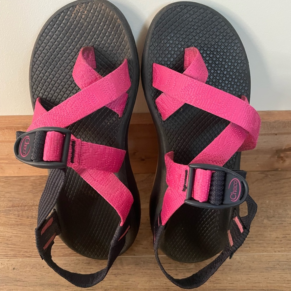 Womens size 7 Pink z cloud chacos.